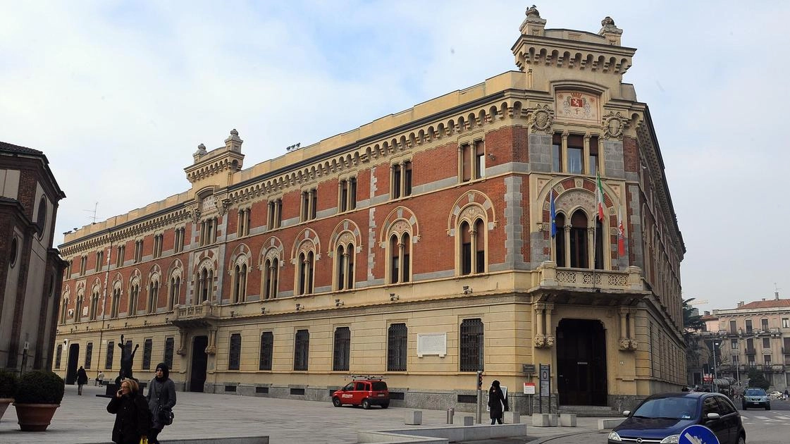 Palazzo Malinverni, sede del municipio Palazzo Malinverni, sede del municipio