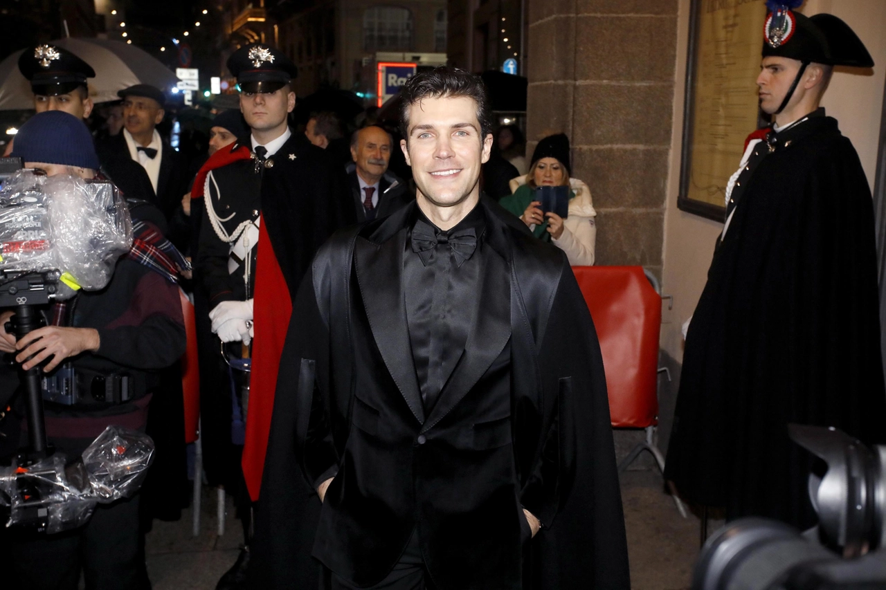 Roberto Bolle arriva all’inaugurazione della stagione lirica della Scala