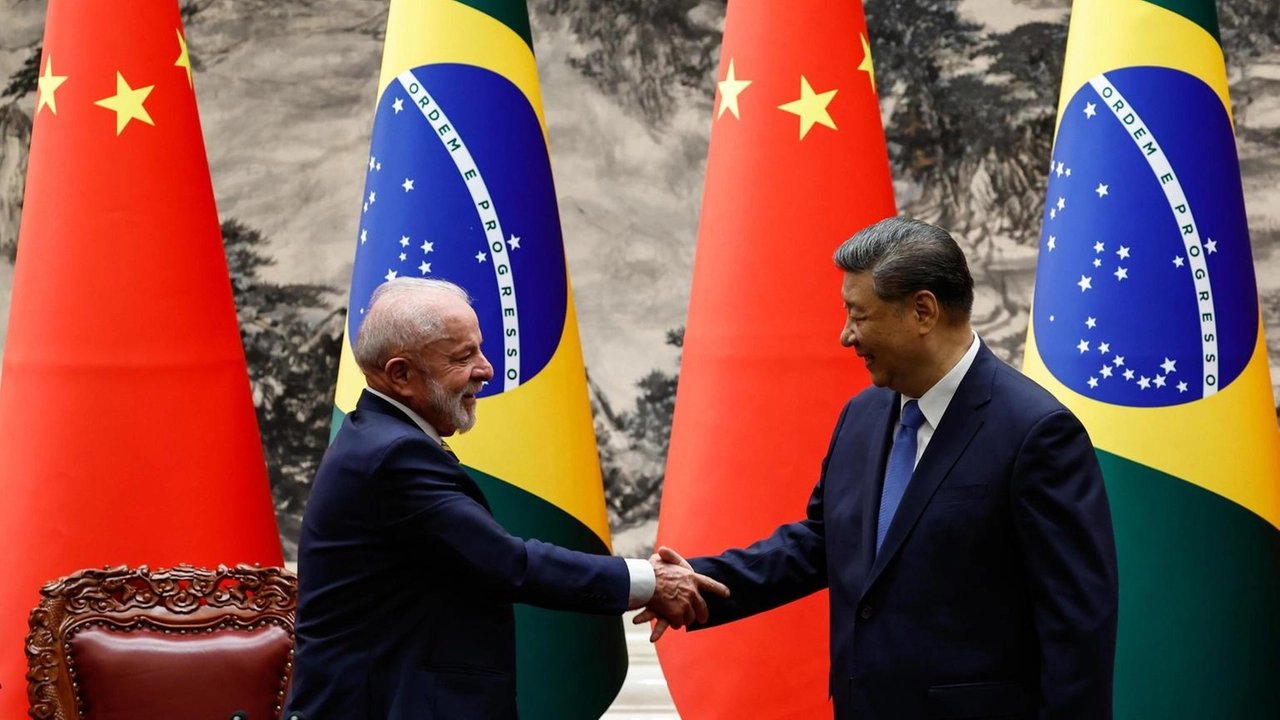 Lula chiama Xi e chiede il sostegno della Cina alla Cop30