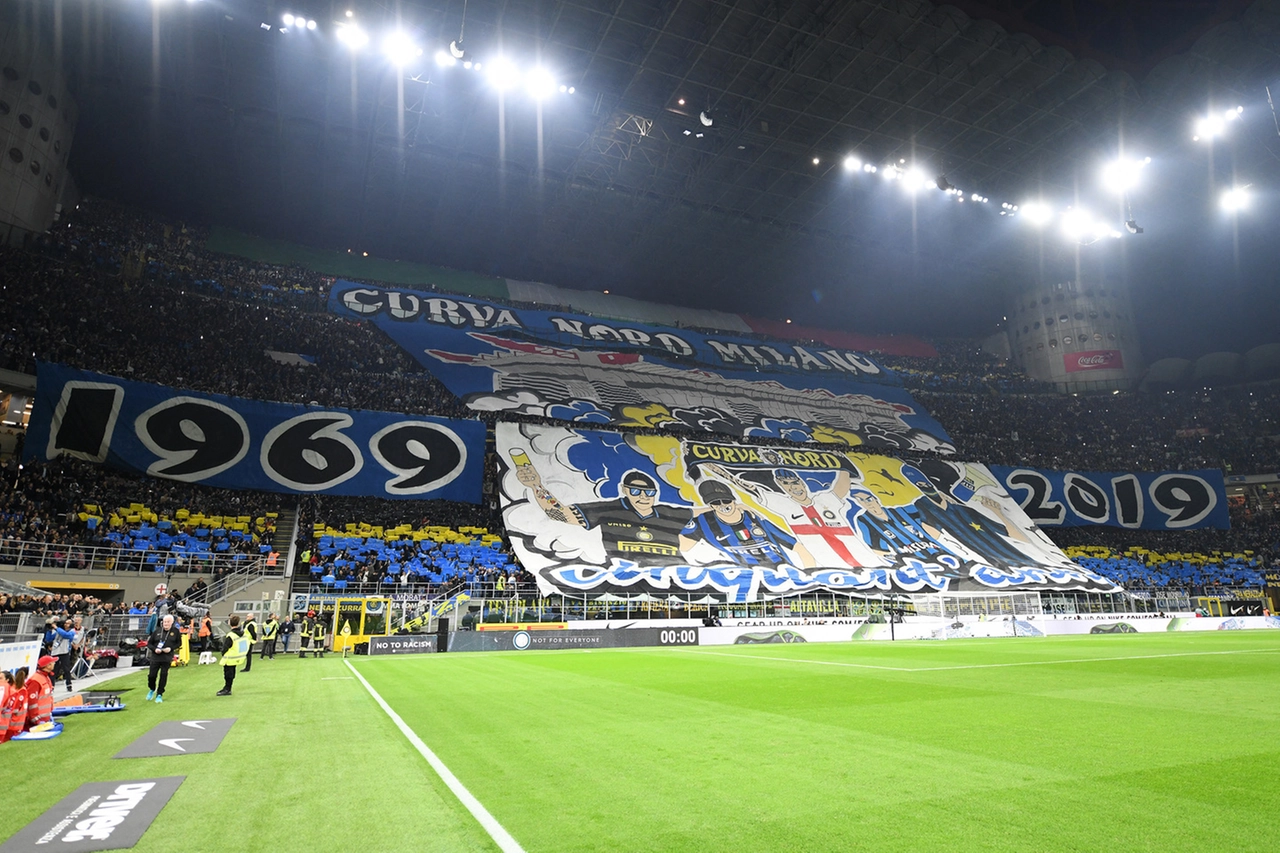 La coreografia per festeggiare i 50 di Curva Nord