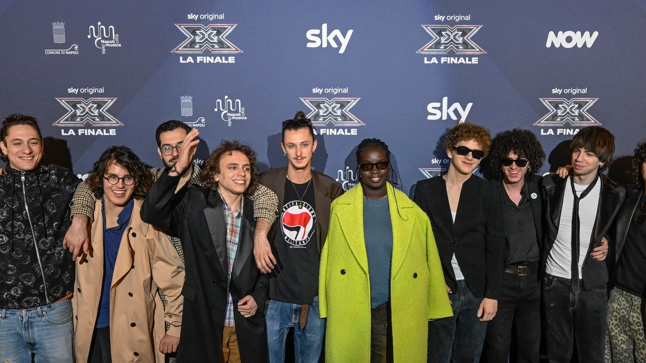 Da sinistra i finalisti I Patagarri, Mimì, Les Votives e Lorenzo Salvetti alla conferenza stampa di presentazione , nella sala giunta di palazzo San Giacomo sede del Comune di Napoli, della finale di X Factor 2024 prevista il 5 dicembre in piazza del Plebiscito