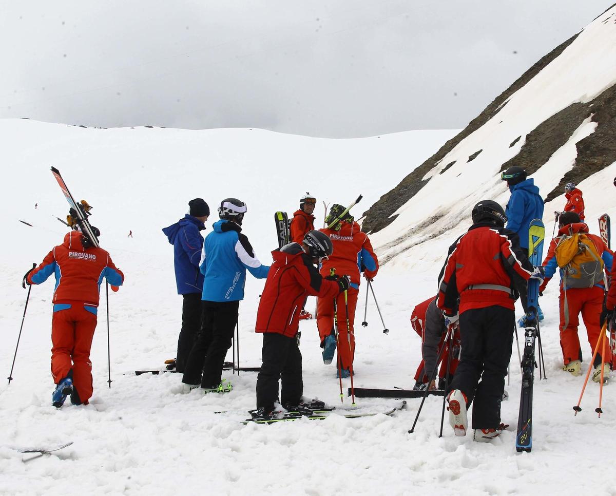 Fondovalle bollente ma sulle piste dello Stelvio si scia e la neve tiene