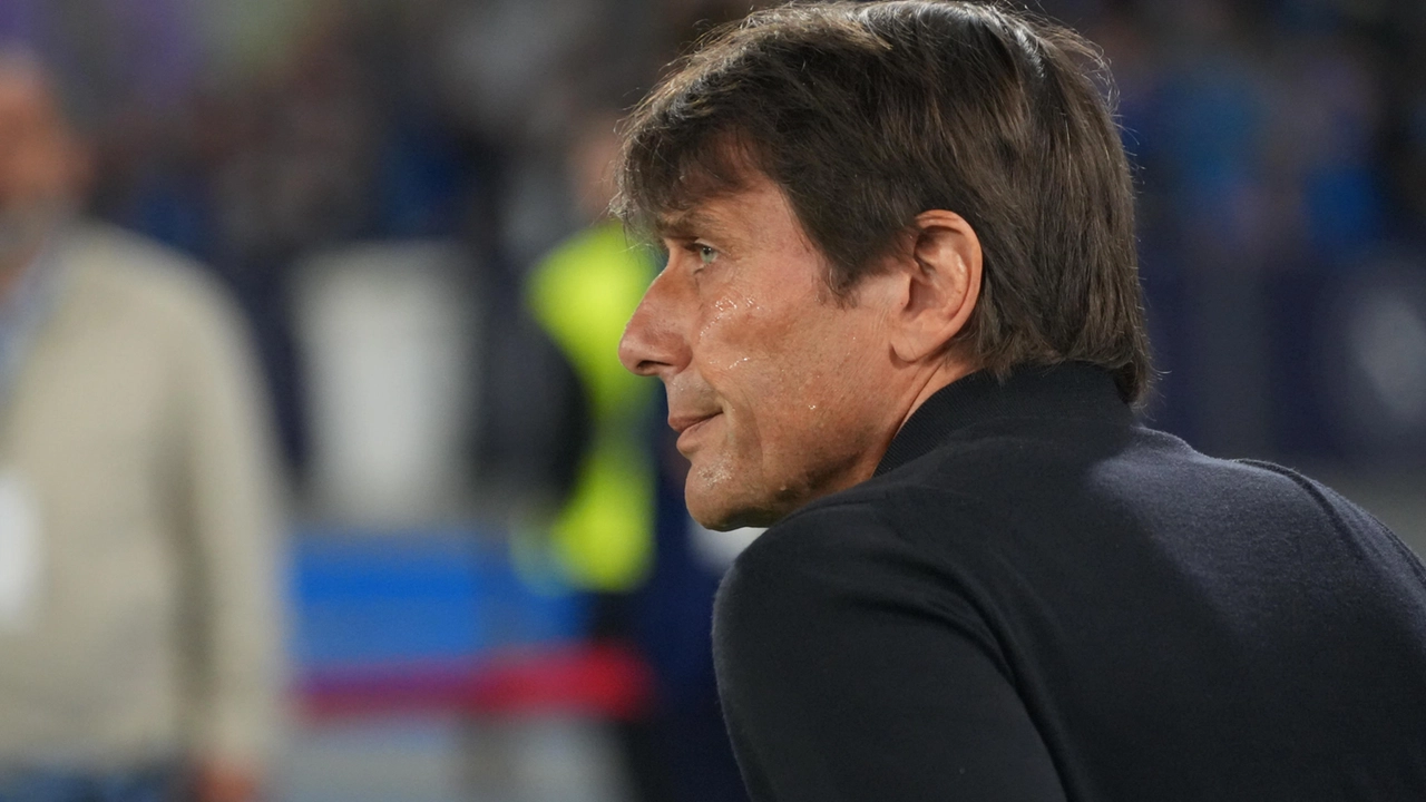 Napoli, Conte: "Vincere ancora lo scudetto? Calma e voliamo basso"