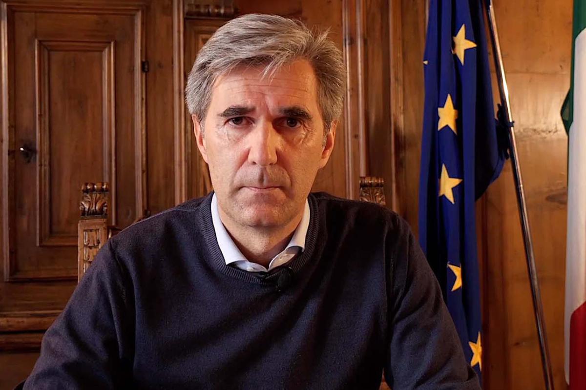 Sondrio, in via Bormio non si possono interrare i cavi elettrici. Per il progetto Pinqua il sindaco promette: “Si sposteranno le case" Sondrio, in via Bormio non si possono interrare i cavi elettrici. Per il progetto Pinqua il sindaco promette: “Si sposteranno le case"