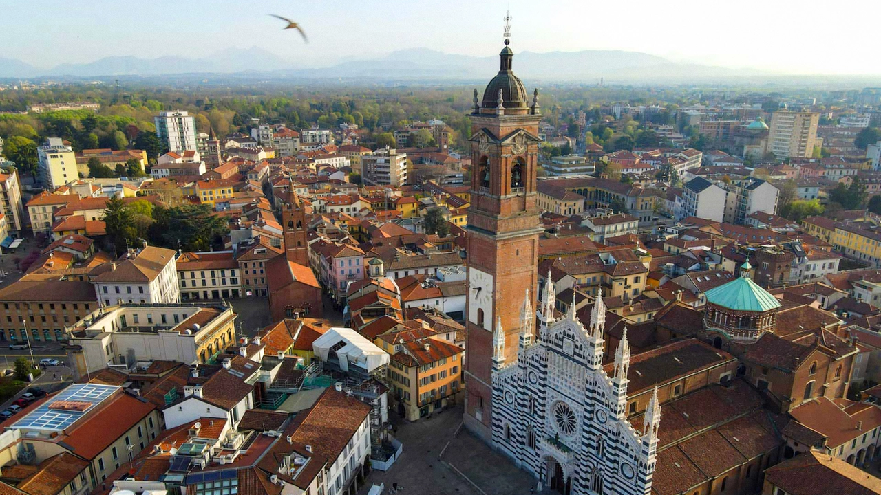 Una veduta aerea del centro storico di Monza