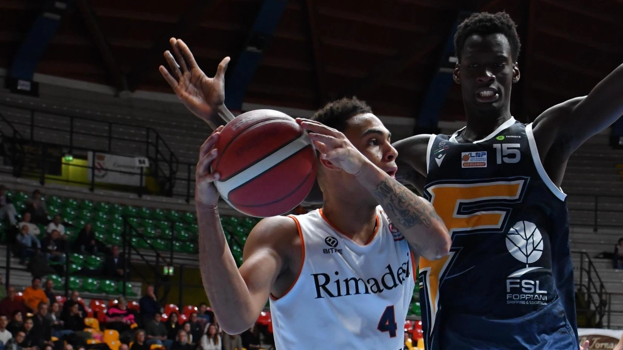 Basket Serie B: vittoria rocambolesca, agganciato il 15esimo posto salvezza Basket Serie B: vittoria rocambolesca, agganciato il 15esimo posto salvezza