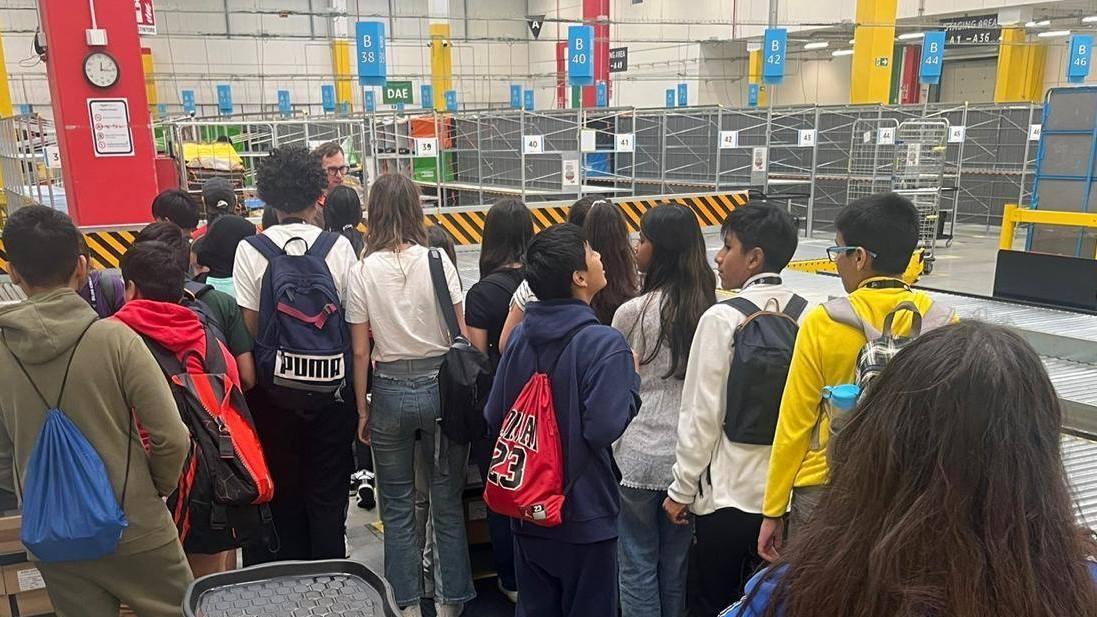 Le aziende aprono le porte agli studenti Le aziende aprono le porte agli studenti