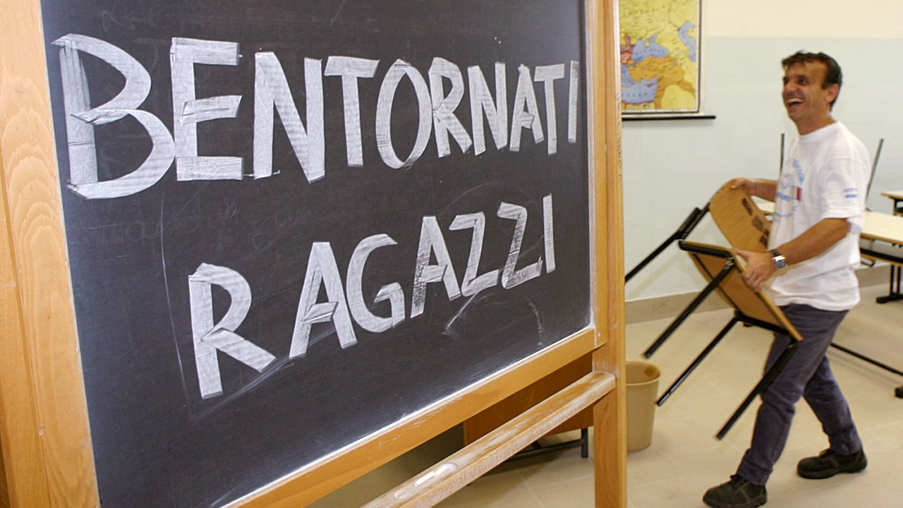Oggi riprendono le lezioni nella maggior parte delle scuole lombarde Oggi riprendono le lezioni nella maggior parte delle scuole lombarde