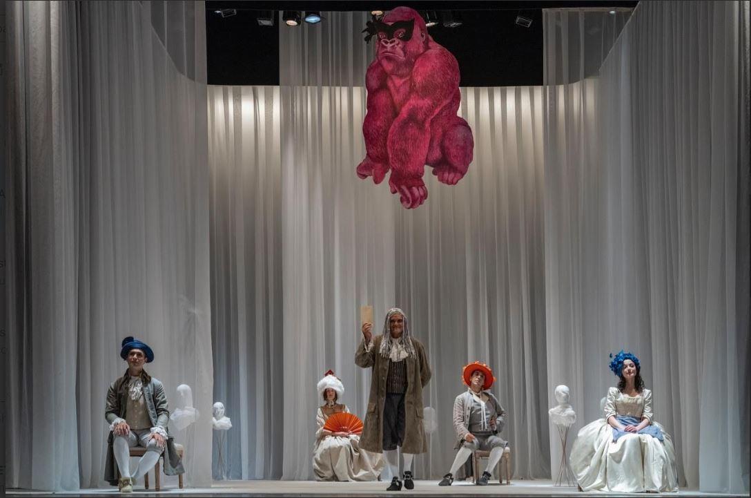 Il gioco dell’amore e del caso. Il prezioso ingranaggio di Marivaux in una commedia degli equivoci Il gioco dell’amore e del caso. Il prezioso ingranaggio di Marivaux in una commedia degli equivoci