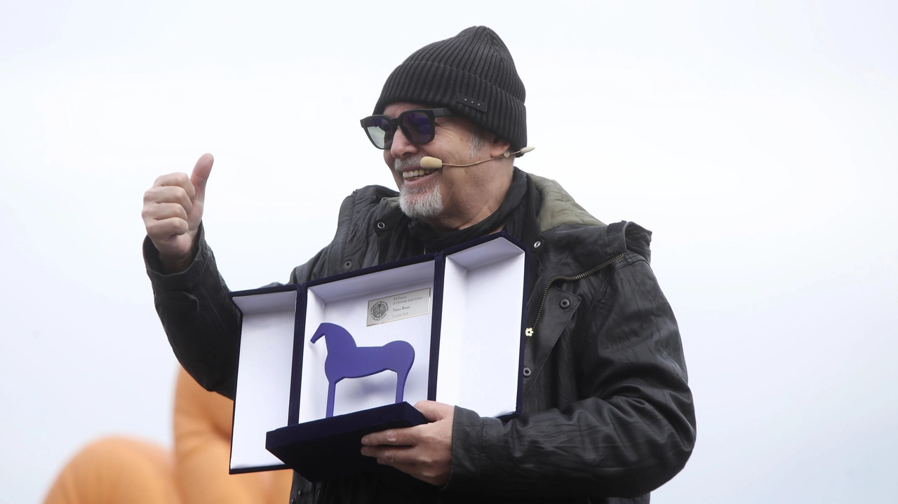 Cerimonia per il XV Premio del Vittoriale a Vasco Rossi