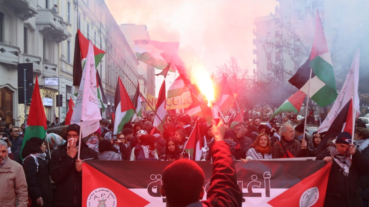Manifestazione pro Palestina al Corvetto Manifestazione pro Palestina al Corvetto