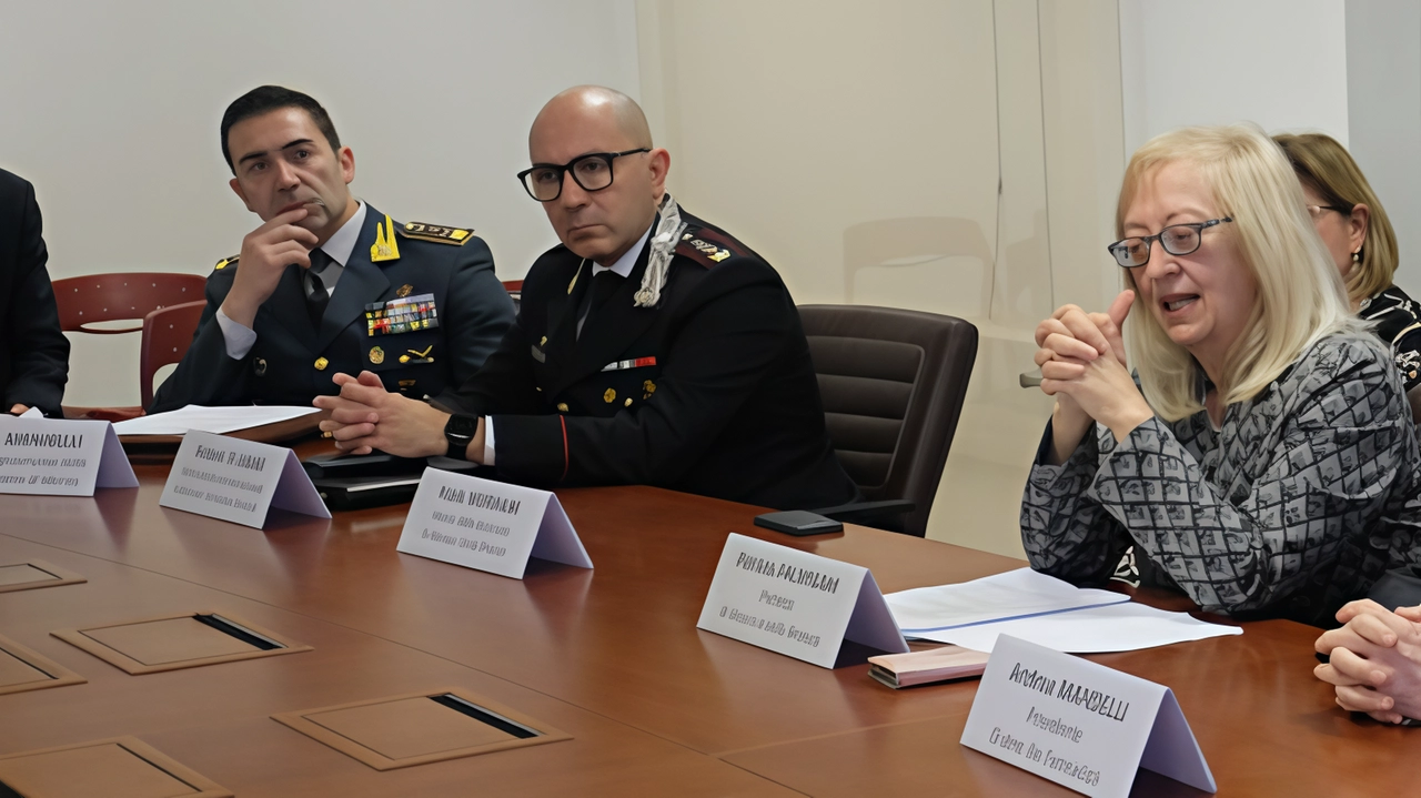 I sindaci hanno incontrato la prefetta Patria Palmisani e i vertici delle forze dell’ordine. I sindaci hanno incontrato la prefetta Patria Palmisani e i vertici delle forze dell’ordine.