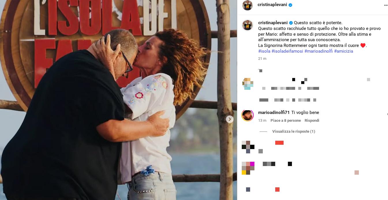 Cristina Plevani e la foto del bacio in fronte a Mario Adinolfi: “Racchiude tutto quello che provo per lui” Cristina Plevani e la foto del bacio in fronte a Mario Adinolfi: “Racchiude tutto quello che provo per lui”