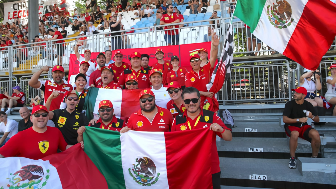 Il gruppo di messicani giunti a Monza per tifare Ferrari Il gruppo di messicani giunti a Monza per tifare Ferrari