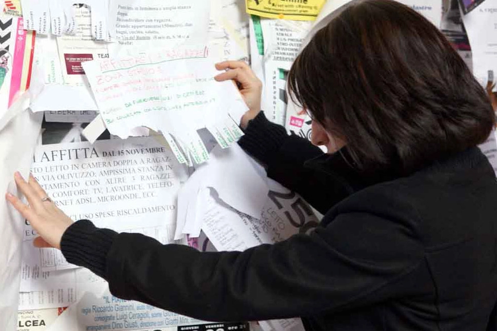 Para los estudiantes universitarios y sus familias, encontrar un alojamiento decente y asequible es un rompecabezas.