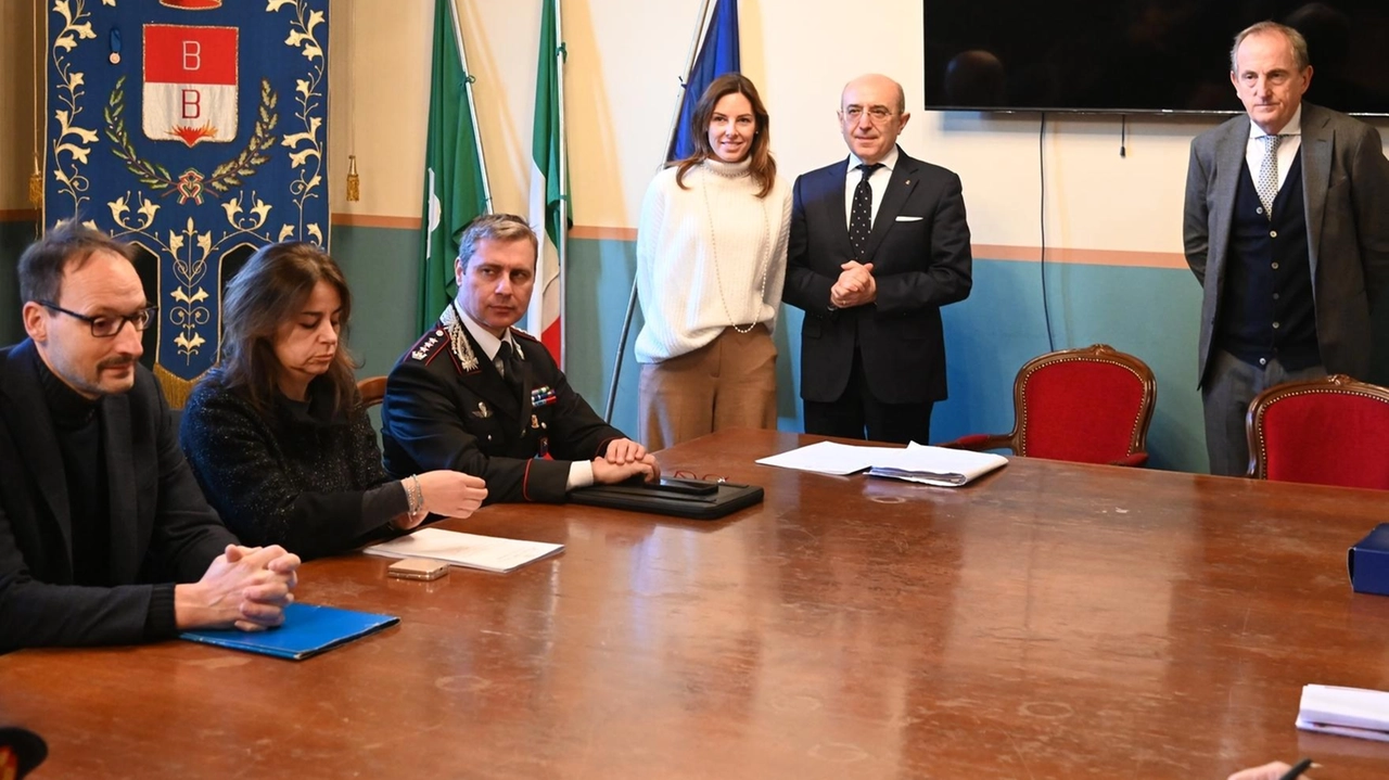 Controlli affidati alle pattuglie del Reparto di prevenzione del crimine. Il sindaco Antonelli: è quanto ci aspettavamo, senza cavalcare allarmismi . Il prefetto Pasquariello: si potrà lavorare ancora meglio su obiettivi mirati. Controlli affidati alle pattuglie del Reparto di prevenzione del crimine. Il sindaco Antonelli: è quanto ci aspettavamo, senza cavalcare allarmismi . Il prefetto Pasquariello: si potrà lavorare ancora meglio su obiettivi mirati.