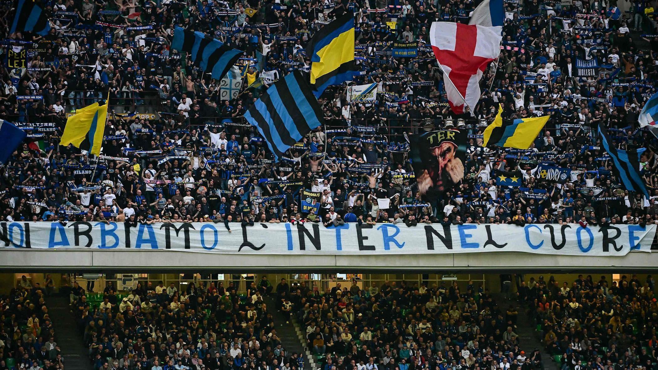 Inchiesta curve: il gestore dei parking intorno allo stadio pagava la “tassa della tranquillità” agli ultras Inchiesta curve: il gestore dei parking intorno allo stadio pagava la “tassa della tranquillità” agli ultras