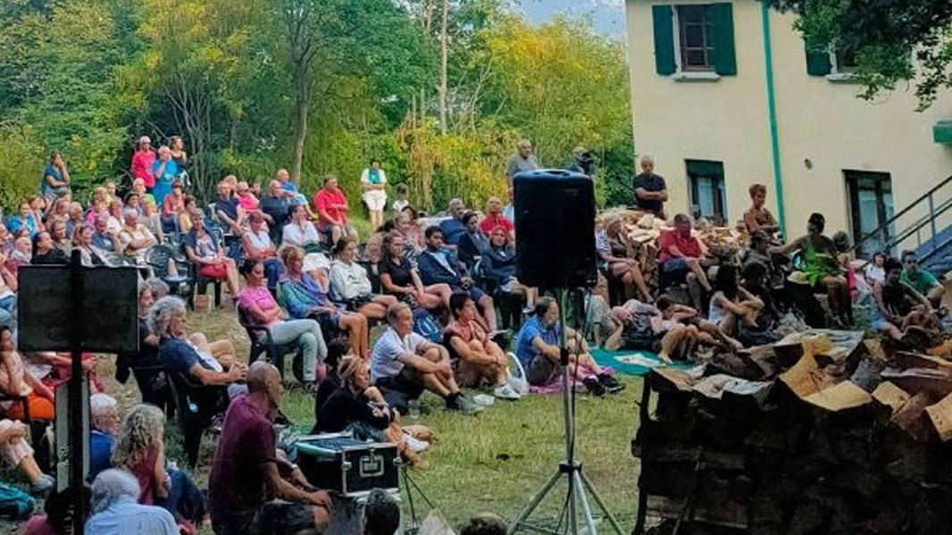 Il laboratorio Resinelli Tourism Lab diventa associazione per promuovere legami e servizi sostenibili nel territorio, coinvolgendo residenti e turisti. Il laboratorio Resinelli Tourism Lab diventa associazione per promuovere legami e servizi sostenibili nel territorio, coinvolgendo residenti e turisti.
