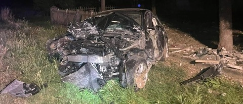 Incidente a Sermide e Felonica, auto finisce contro la recinzione di una casa: grave 29enne