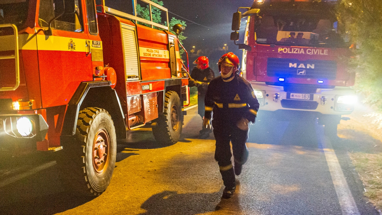 Sul posto i vigili del fuoco (repertorio) Sul posto i vigili del fuoco (repertorio)