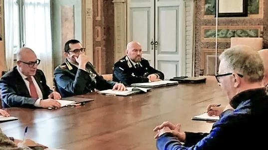 I nove episodi dall’inizio dell’anno sono un campanello d’allarme tant’è che ieri mattina in prefettura si è riunito il comitato... I nove episodi dall’inizio dell’anno sono un campanello d’allarme tant’è che ieri mattina in prefettura si è riunito il comitato...