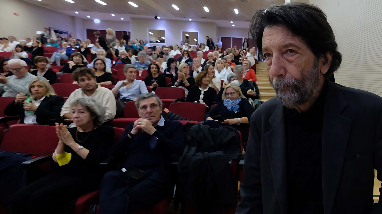 Una “Lectio magistralis“ del filosofo Massimo Cacciari all’ospedale San Gerardo di Monza ha chiuso un ciclo di conferenze Una “Lectio magistralis“ del filosofo Massimo Cacciari all’ospedale San Gerardo di Monza ha chiuso un ciclo di conferenze