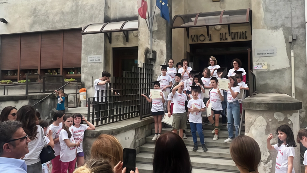 Il 7 giugno scorso alle scuole Baracca di via del Gaggio a capolago è suonata l’ultima campanella Il plesso verrà riqualificato in sede di associazioni Il 7 giugno scorso alle scuole Baracca di via del Gaggio a capolago è suonata l’ultima campanella Il plesso verrà riqualificato in sede di associazioni