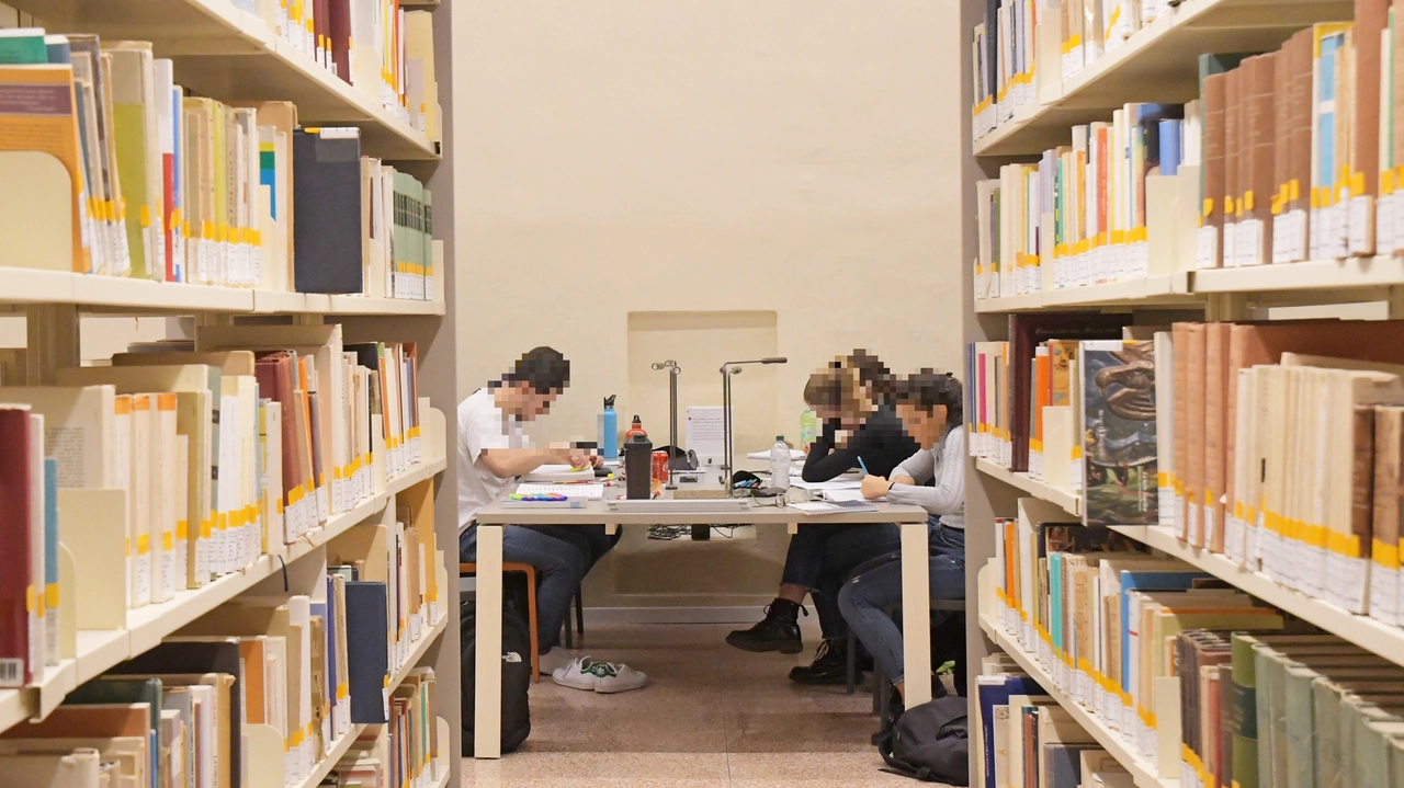 Nell’ateneo di Pavia, uno dei più prestigiosi della Lombardia, sono due presunti episodi di violenza politica denunciati in questi giorni da altrettanti studenti