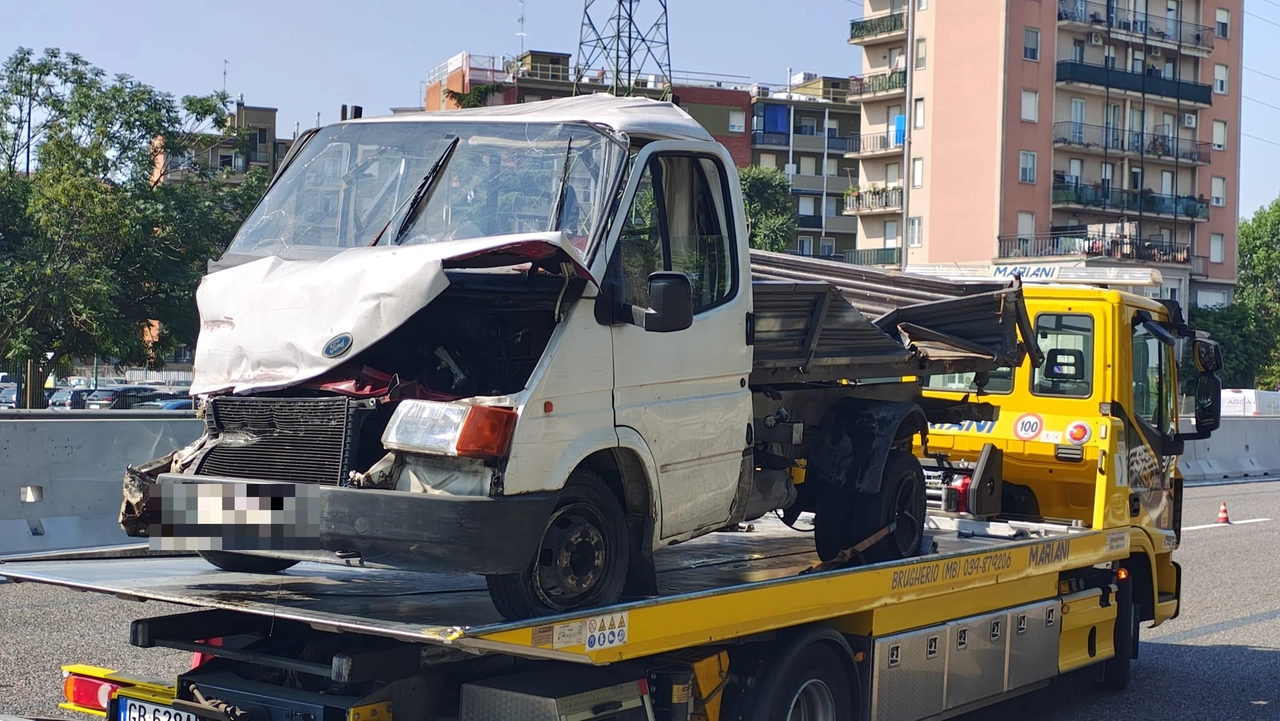 Uno dei mezzi coinvolti nell'incidente