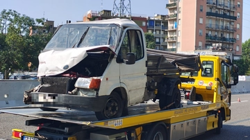 Incidente in Tangenziale Est a Milano: quattro feriti, uno è grave