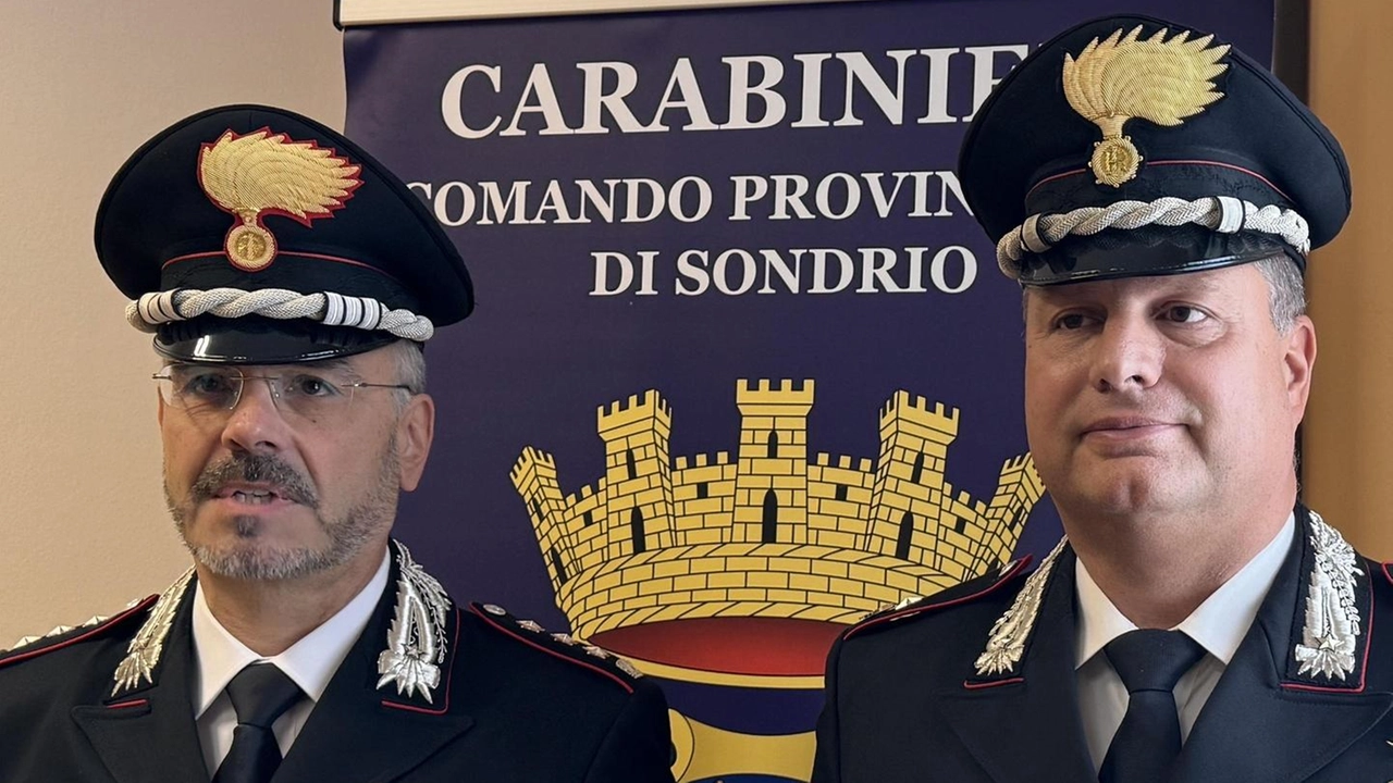 Il colonnello Giuseppe Bivona assume il comando dei carabinieri di Sondrio, portando esperienza antimafia e preventiva. Obiettivo: massima sicurezza in un territorio complesso. Nuova guida anche per la Compagnia carabinieri, con il maggiore Marco Issenmann. Il colonnello Giuseppe Bivona assume il comando dei carabinieri di Sondrio, portando esperienza antimafia e preventiva. Obiettivo: massima sicurezza in un territorio complesso. Nuova guida anche per la Compagnia carabinieri, con il maggiore Marco Issenmann.