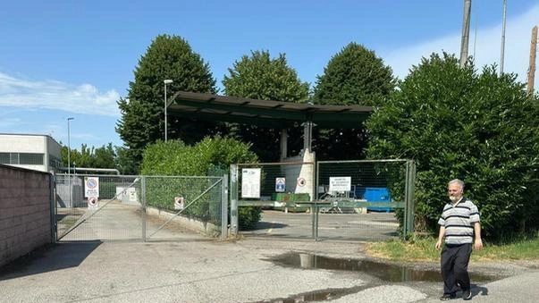 L’ingresso della piazzola ecologica di Codogno che si trova in via della Fornace L’ingresso della piazzola ecologica di Codogno che si trova in via della Fornace