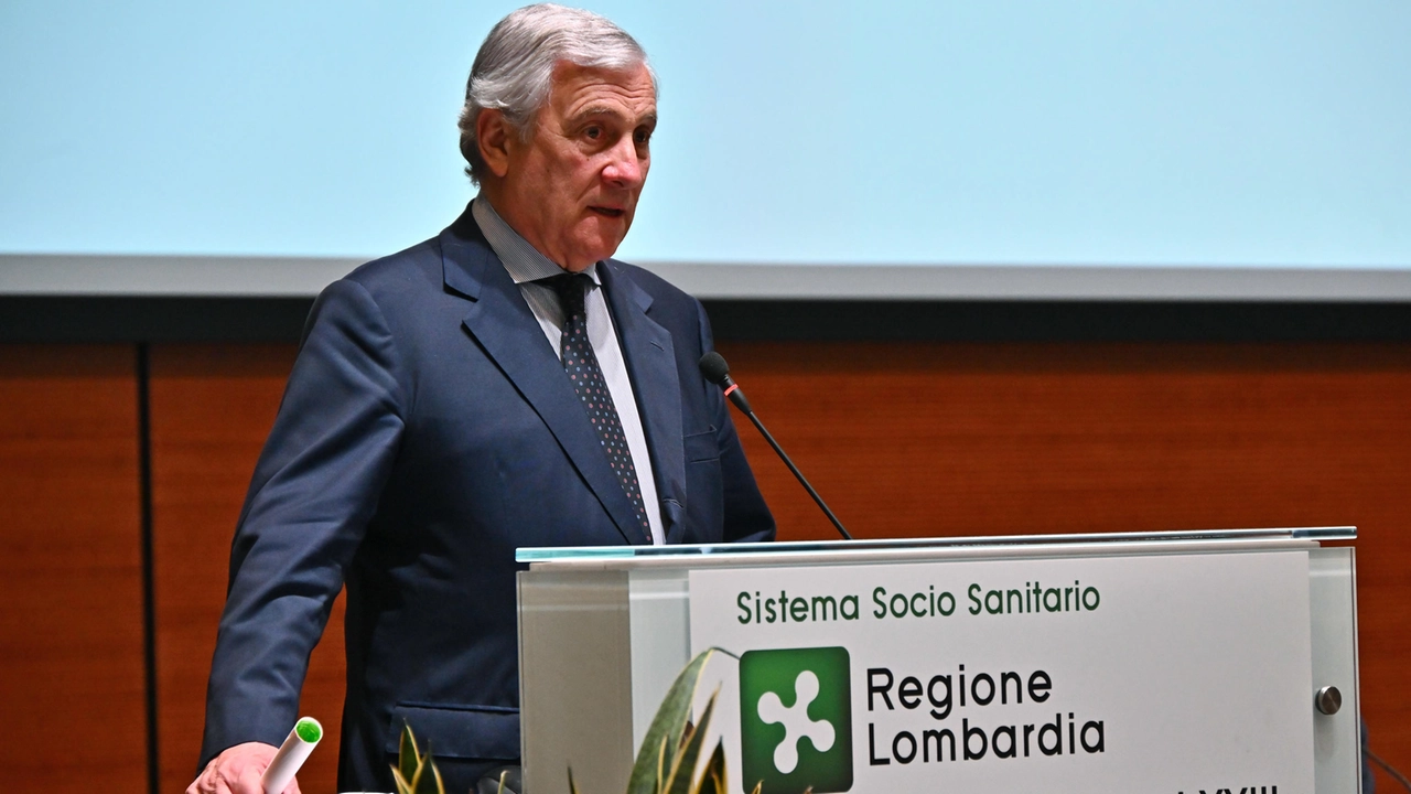 Vice Presidente del Consiglio e Ministro degli Affari Esteri e della Cooperazione Internazionale, On. Antonio Tajani durante la visita all’Ospedale Papa Giovanni XXIII di Bergamo Vice Presidente del Consiglio e Ministro degli Affari Esteri e della Cooperazione Internazionale, On. Antonio Tajani durante la visita all’Ospedale Papa Giovanni XXIII di Bergamo