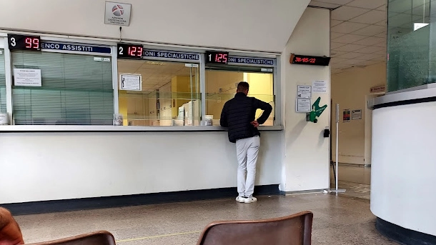 Romano di Lombardia, aggressione al pronto soccorso: nel mirino un infermiere Romano di Lombardia, aggressione al pronto soccorso: nel mirino un infermiere