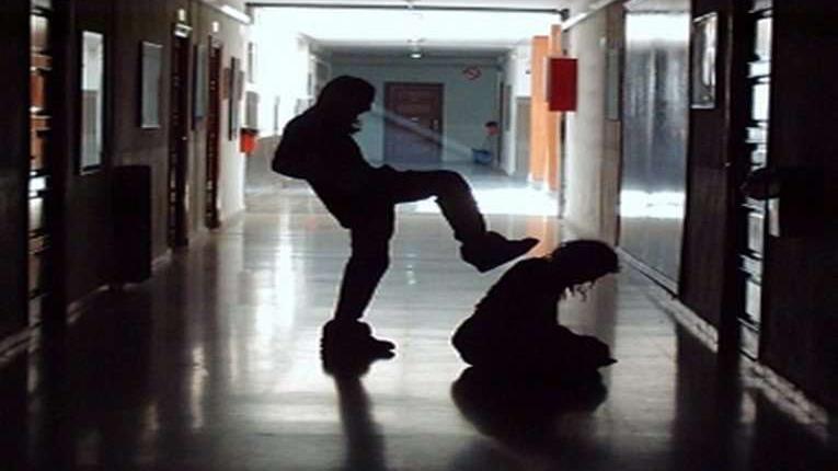 busto arsizio quindicenne preso a calci pugni dal branco la rabbia del padre picchiato da delle bestie ognuno voleva il suo pezzo di carne da Ilgiorno.it busto arsizio quindicenne preso a calci pugni dal branco la rabbia del padre picchiato da delle bestie ognuno voleva il suo pezzo di carne