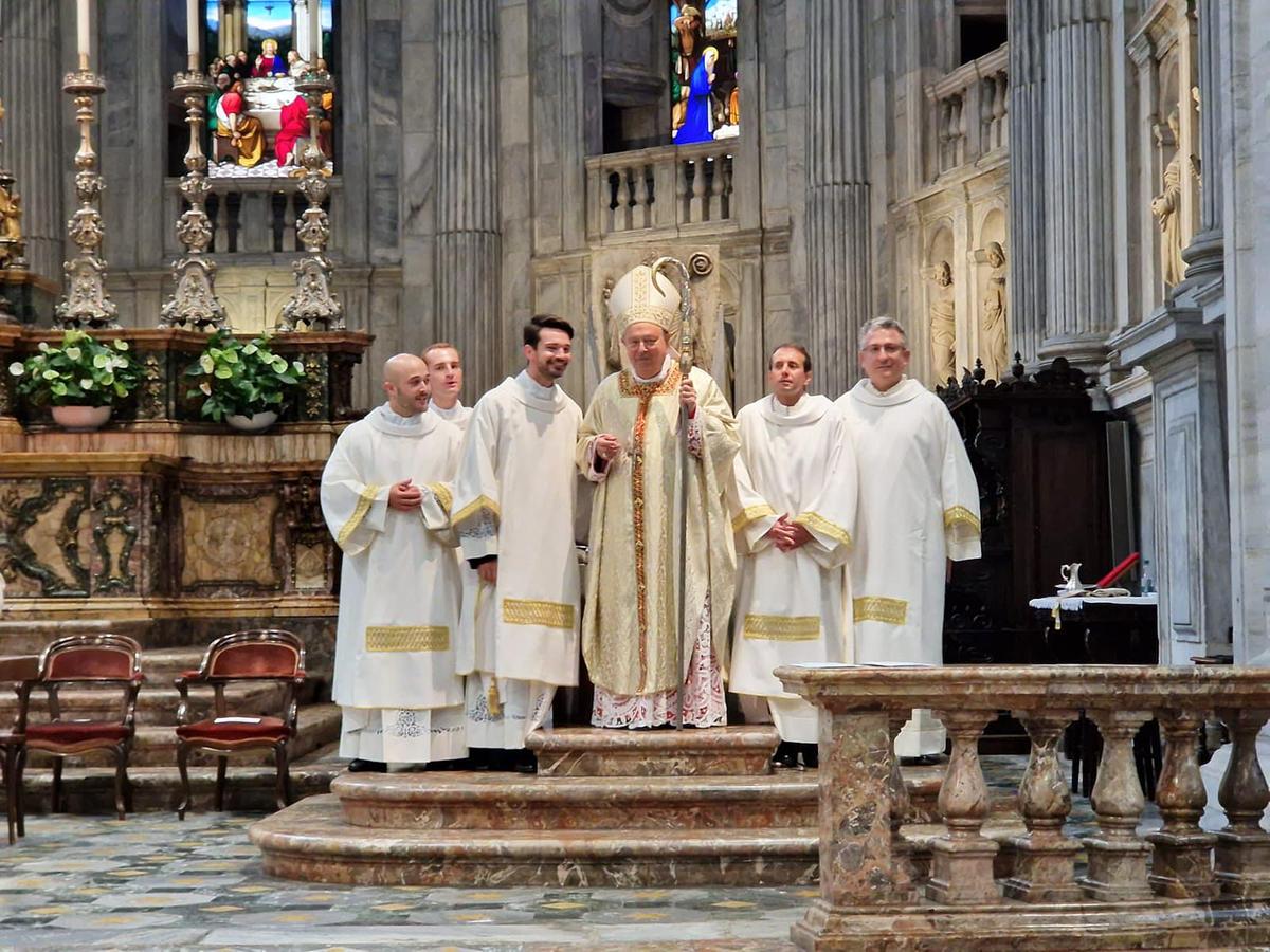 Grande festa in Duomo con tre futuri sacerdoti e due diaconi permanenti Grande festa in Duomo con tre futuri sacerdoti e due diaconi permanenti