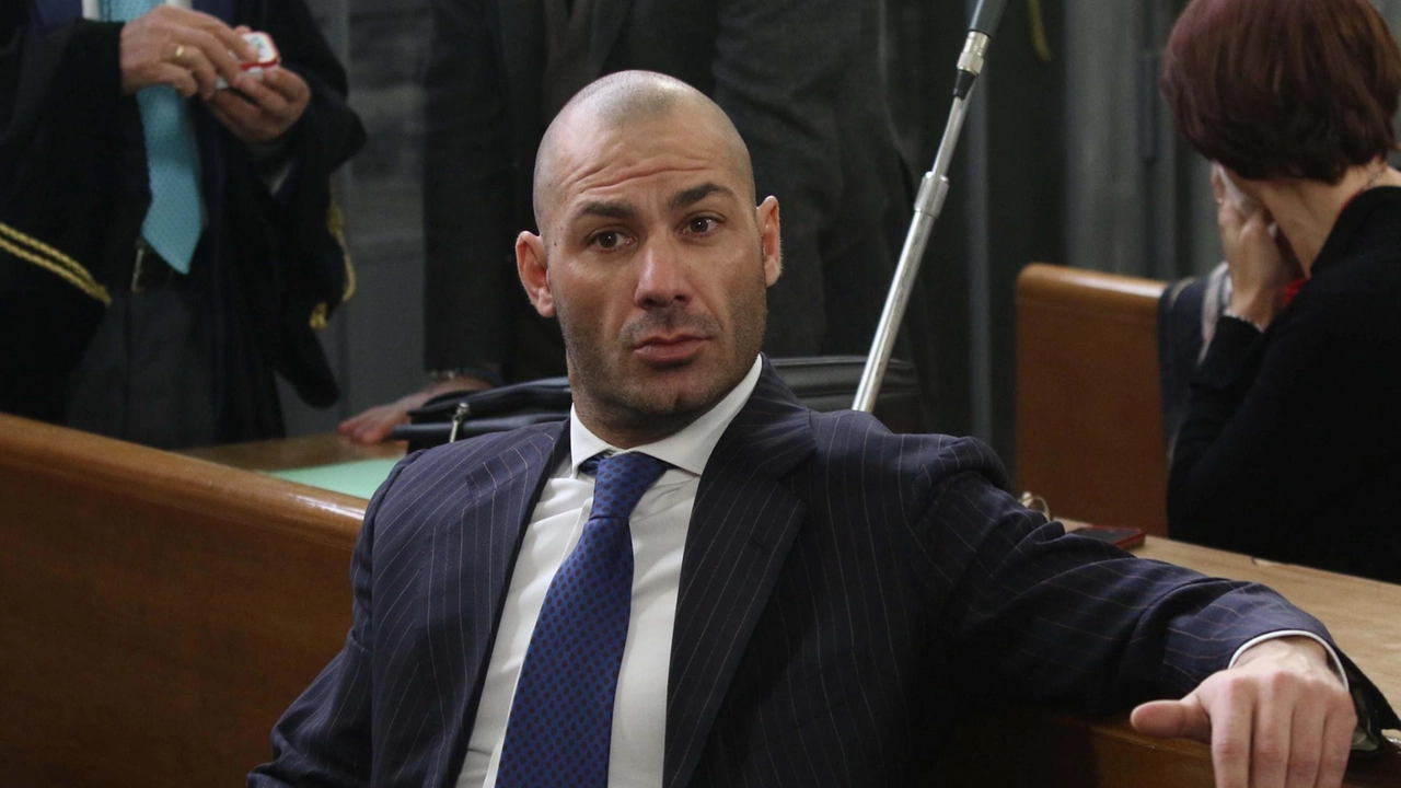 Riccardo Bossi in aula a Busto Arsizio Riccardo Bossi in aula a Busto Arsizio