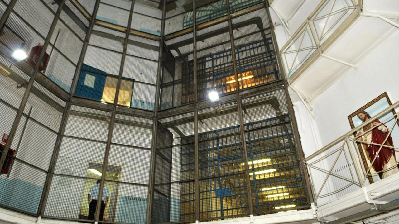 Con il 205%, è il Nerio Fischione di Brescia (già Canton Mombello) il carcere con il più alto tasso di... Con il 205%, è il Nerio Fischione di Brescia (già Canton Mombello) il carcere con il più alto tasso di...