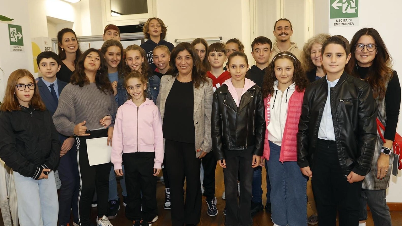 A Cassano un’assemblea di 32 ragazzi fra elementari e medie ha redatto il nuovo regolamento A Cassano un’assemblea di 32 ragazzi fra elementari e medie ha redatto il nuovo regolamento