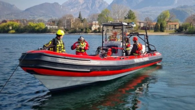 I vigili del fuoco della squadra nautica I vigili del fuoco della squadra nautica