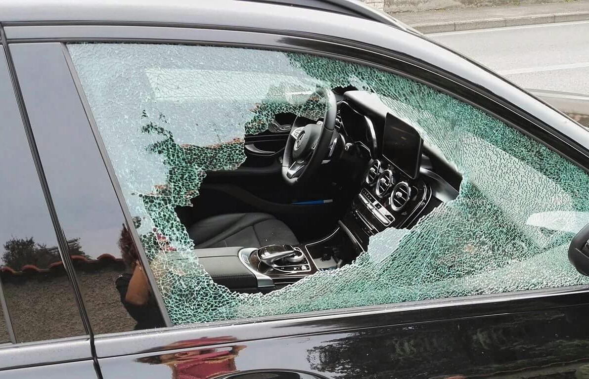 Arrestato ladro seriale a Nuvolera: spaccava i vetri delle auto parcheggiate (e ne aveva rubata una)