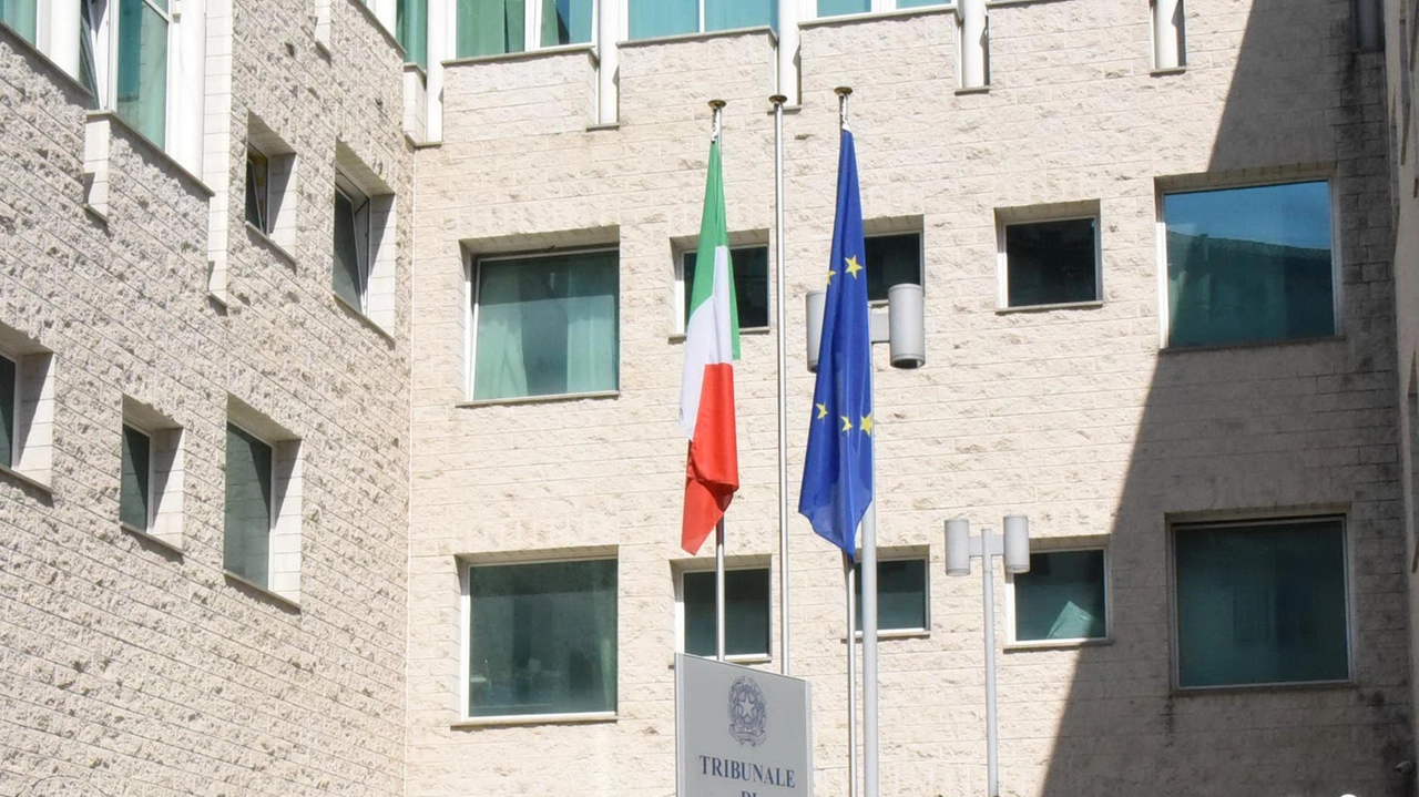 È stato condannato a 12 anni l’operaio di origini romene, 45 anni (presente in aula) con precedenti penali per... È stato condannato a 12 anni l’operaio di origini romene, 45 anni (presente in aula) con precedenti penali per...