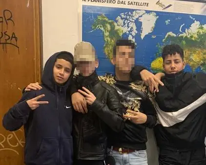 Momo e Ramy, figli del Corvetto e amici fin da bambini: uniti dallo stesso tragico destino. Morti a pochi mesi (e metri) di distanza