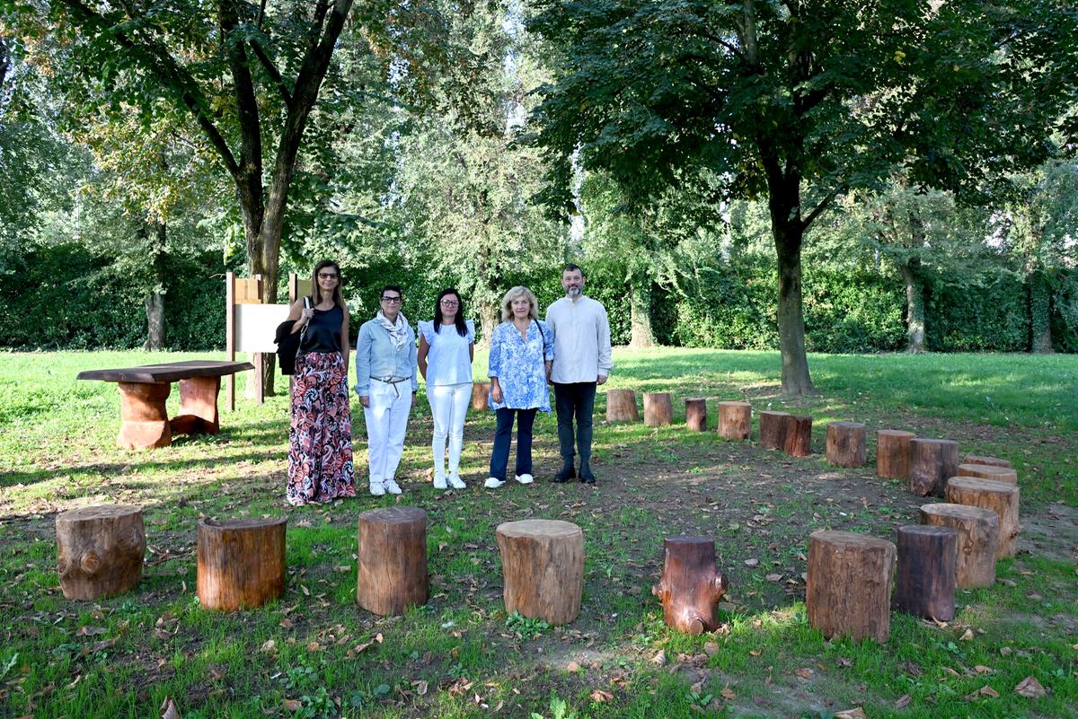 A lezione nell’aula dei tronchi A lezione nell’aula dei tronchi