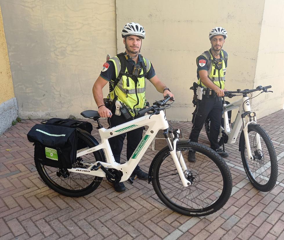 Nuove moto e biciclette per gli eco vigili Nuove moto e biciclette per gli eco vigili