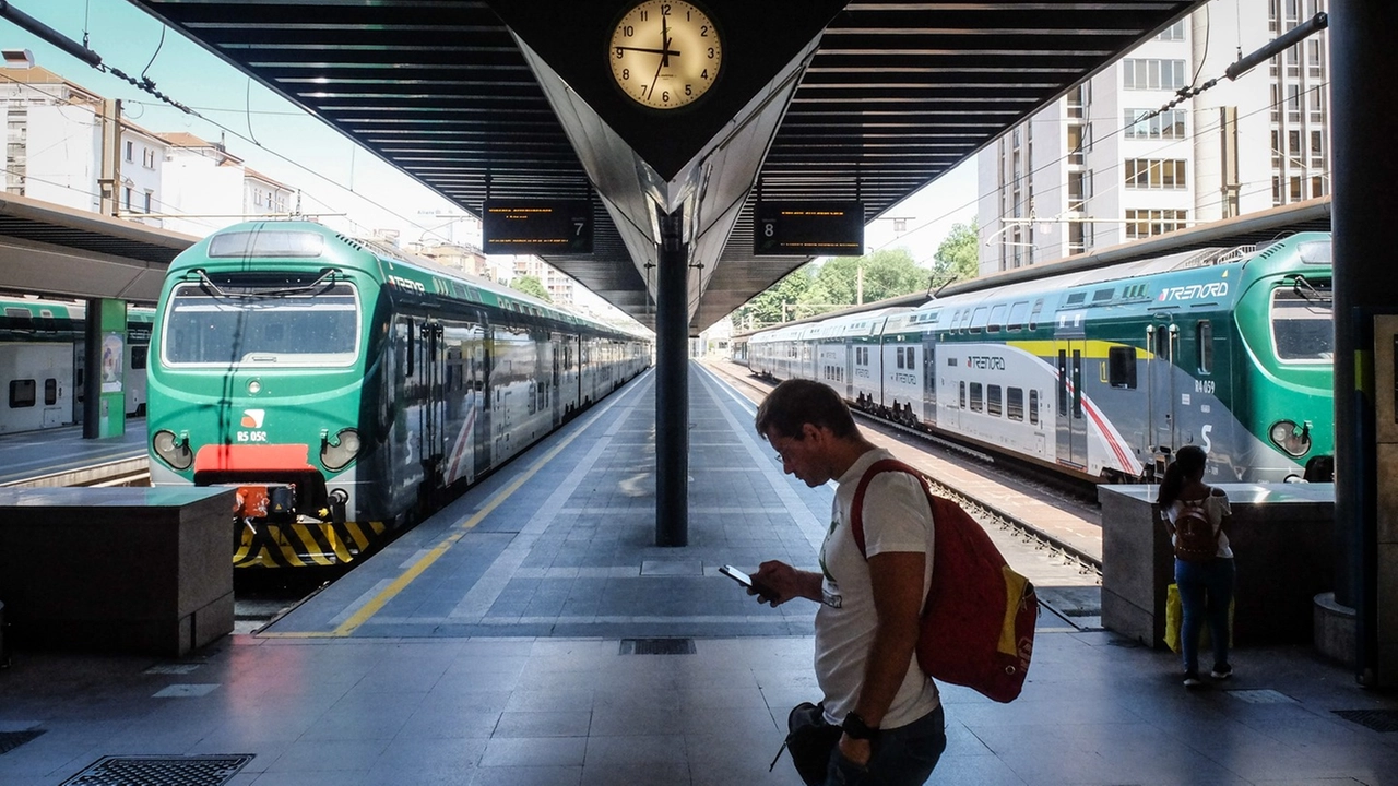 Sciopero dei treni (Lapresse) Sciopero dei treni (Lapresse)