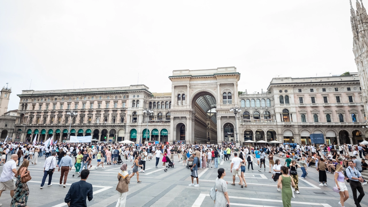 Ancora bloccati i lavori in Piazza Duomo a Milano Ancora bloccati i lavori in Piazza Duomo a Milano
