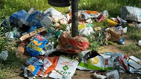Seregno, al parco della Porada tra rifiuti ed erba alta: “Uno scenario vergognoso” Seregno, al parco della Porada tra rifiuti ed erba alta: “Uno scenario vergognoso”