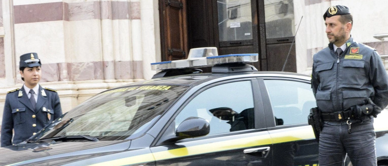 Brescia, sequestrato minimarket cinese: operava come una banca “ombra”. Flusso di denaro da migliaia di euro