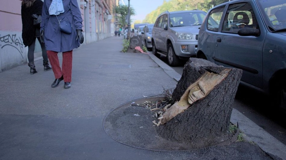 L'opera di Andrea Gandini in via Marmorata, nel quartiere Testaccio di Roma